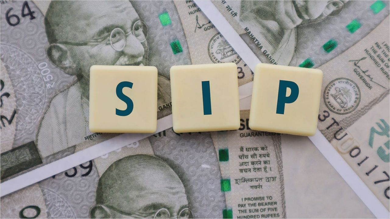 SIP Calculator: महीने के ₹2000, ₹5000 और ₹10000 के निवेश से कितने समय में बन जाएंगे करोड़पति – देखें कैलकुसेशन
